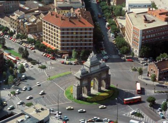 hotel-puerta-de-toledo image