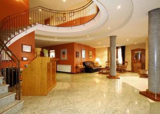Hotel Pirineos