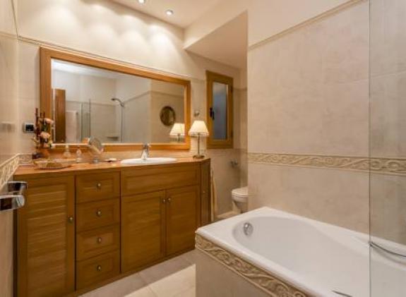 barcelona4nights-royal-gracia-1 image