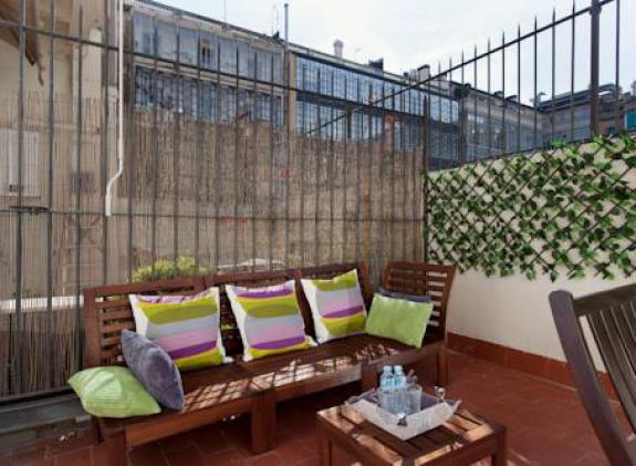 barcelonaforrent-living-central-suites image