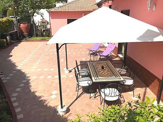 espléndida villa de 3 habitaciones, sala, cocina y estacionamiento interno
