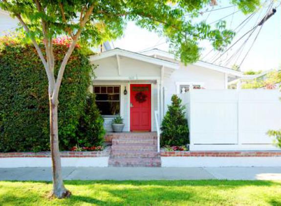 west-hollywood-bungalow image