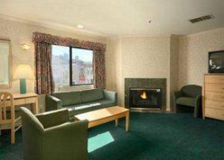 Howard Johnson-Golden Gate