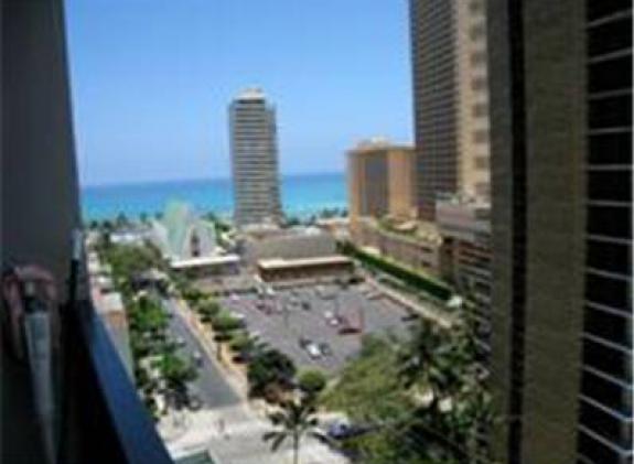 waikiki-banyan-vacation-rentals image