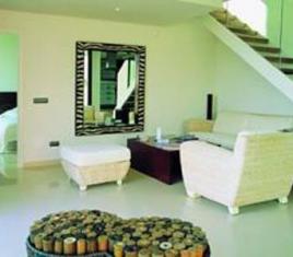 Image 2 of 6
