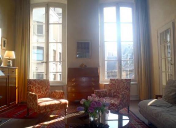 apartment-living-in-paris-saint-peres image