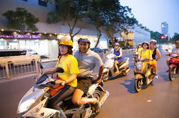 Noite Saigon Street Food Tour de Ho Chi Minh City por Bike