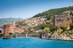 Alanya Tour de la ciudad con almuerzo de picnic por el río Dim de lado