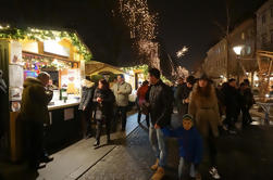 Ljubljana Weihnachtsgeist Foodie Spaziergang Kombiniert mit Bootsfahrt