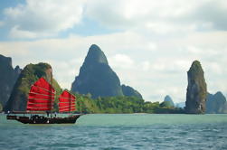 Juni Bahtra: Full Day Lunch Cruise Phang Nga Bay ved Chinese Junk Boat