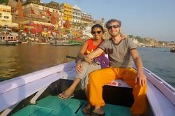 Private Tour: Sonnenaufgang Bootsfahrt auf dem Fluss Ganges in Varanasi