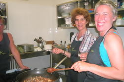 Clases de cocina con almuerzo en una granja de olivos en Agrigento