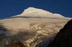 Otavalo marked og Cotacachi Volcano