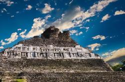 Templos de Xunantunich y la cascada del pontón de la selva