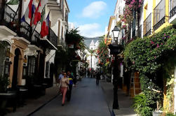 Excursión privada de medio día al casco antiguo de Marbella con ruinas árabes y castellanas