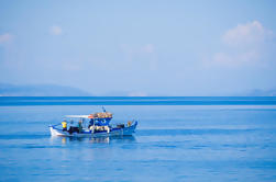 Excursión de la pesca del yate de Santorini