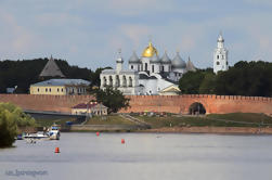 Excursión privada de un día a Velikiy Novgorod desde San Petersburgo