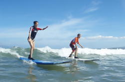 Lección de Surf en Grupo: Dos Horas de Instrucción para Principiantes