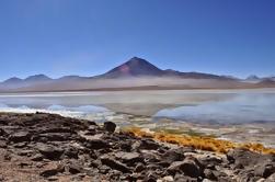 Excursión privada al volcán Tunupa y salinas de Uyuni