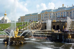 2 Day Grand Tour: Visa-Free Saint Petersburg Shore Excursion