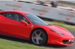 Escolha de 4 ou 7 dias de teste de Ferrari experiência com alojamento em Milão