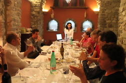 Dégustation de vin dans Casale Villarena Old Cellar