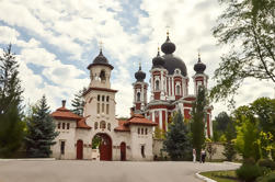 Chisinau: 3 Excursiones en un día Monasterio de Curchi, Old Orhei y Chateau Vartely