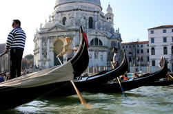 Private Tour: Venice Gondola Ride with Serenade