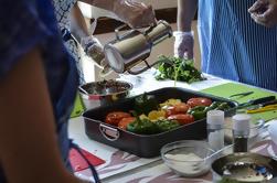 Lección de cocina griega con tour a pie en el mercado central de Atenas