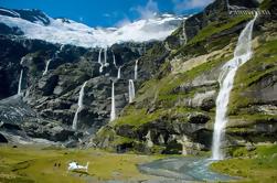 Crucero de Milford Sound y vuelo en helicóptero incluyendo aterrizajes escénicos de Queenstown