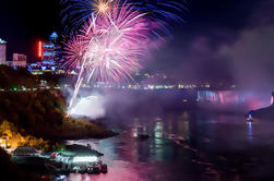 Excursión de Iluminación de las Cataratas del Niágara con espectáculo nocturno de fuegos artificiales y cena buffet