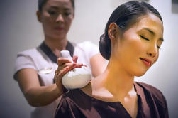 Thaise Herbal Ball Massage bij Fah Lanna Day Spa in Chiang Mai