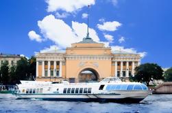 Private St Petersburg Excursión de 2 días con todo incluido en la costa