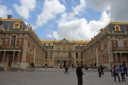 Omitir la línea: Château de Versailles Mystery Tour