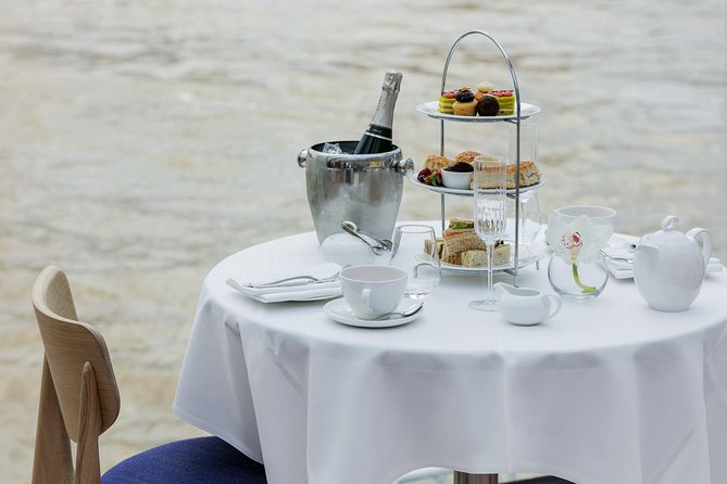 Londres Thames River Afternoon Tea Cruzeiro com Opcionais Reservado Janela Mesa e Champagne