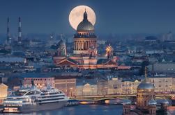 Tour privado de San Petersburgo con paseo en barco