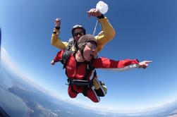 Paracaidismo en Tandem de 15000ft en Taupo