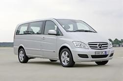 Santiago de Compostela Airport Arrival Private Transfer naar City Center met 6 Seater Van