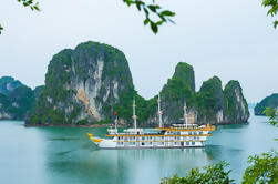 Dragon Legend Crucero de la Bahía de Halong durante la noche con Hanoi Pickup