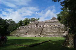 Caracol Maya tempels en Big Rock Falls Van San I