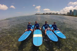 Oahu Surf Lessons: Class and Equipment at Ala Moana Beach with Round-Trip Transport