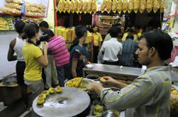 Comer como un local: Bombay Street Food Tour by Night