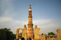 Sendero cultural alrededor de Delhi vieja incluyendo Qutub Minar y templo de Chattarpur