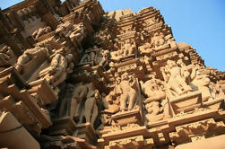 Private Tour: Full-Day City Tour met Yoga en Kandariya Dance Show van Khajuraho