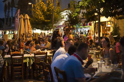 Crepúsculo de Atenas en grupo pequeño con bebidas y platos de Meze