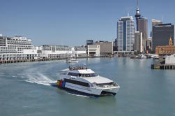 Auckland Harbour Sightseeing Cruise met Round-Trip Devonport Ferry Ticket