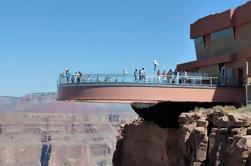 Grand Canyon Helicopter met Skywalk Ticket