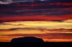 Excursión de Uluru por la noche a Alice Springs o Ayers Rock