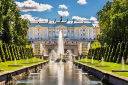 St.Petersburg Imperial Residences: Tour of Catherine Palace and Peterhoff Gardens