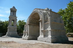 Private Tour: Saint Rémy de Provence, Arles & Baux